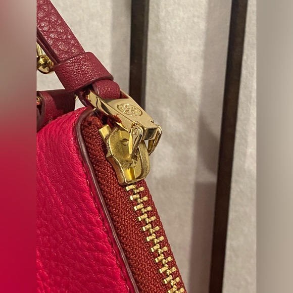 Tory Burch Fuchsia Landon Leather Wristlet - Picture 13 of 15